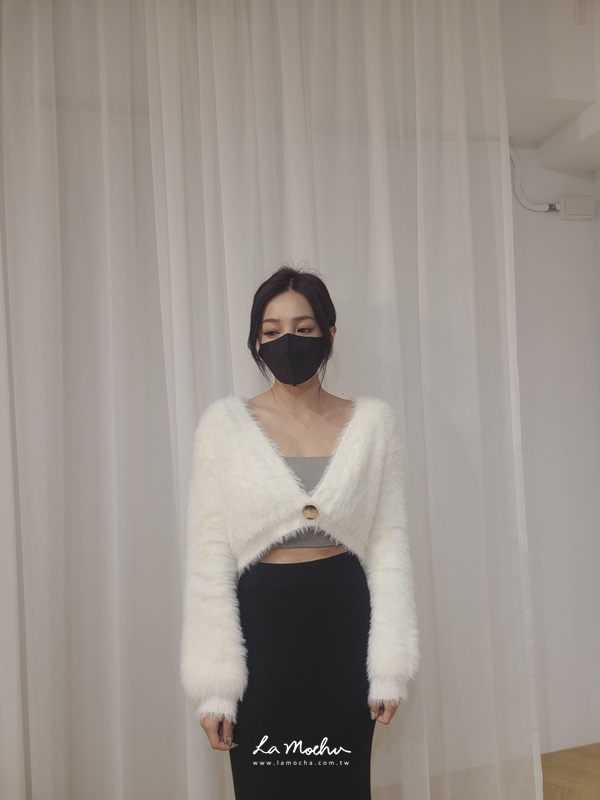 毛毛設計款大圓釦外套